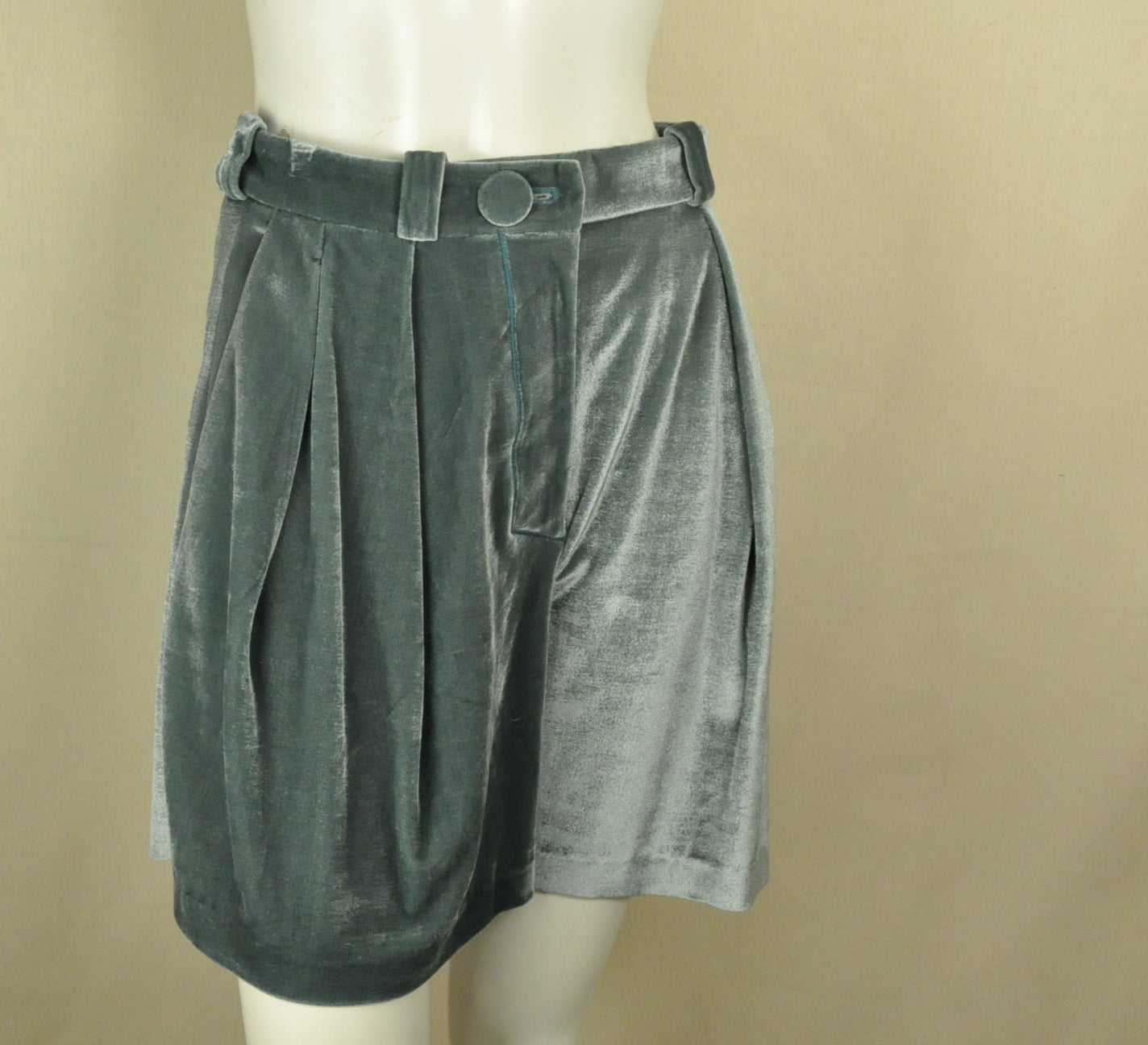 Velour Shorts (Moss)